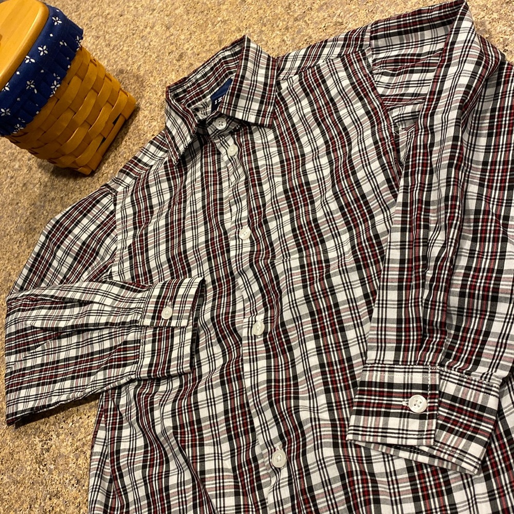 Izod Boys Long Sleeve Button Up Shirt S/P 8 Small (1 Shirt Only)